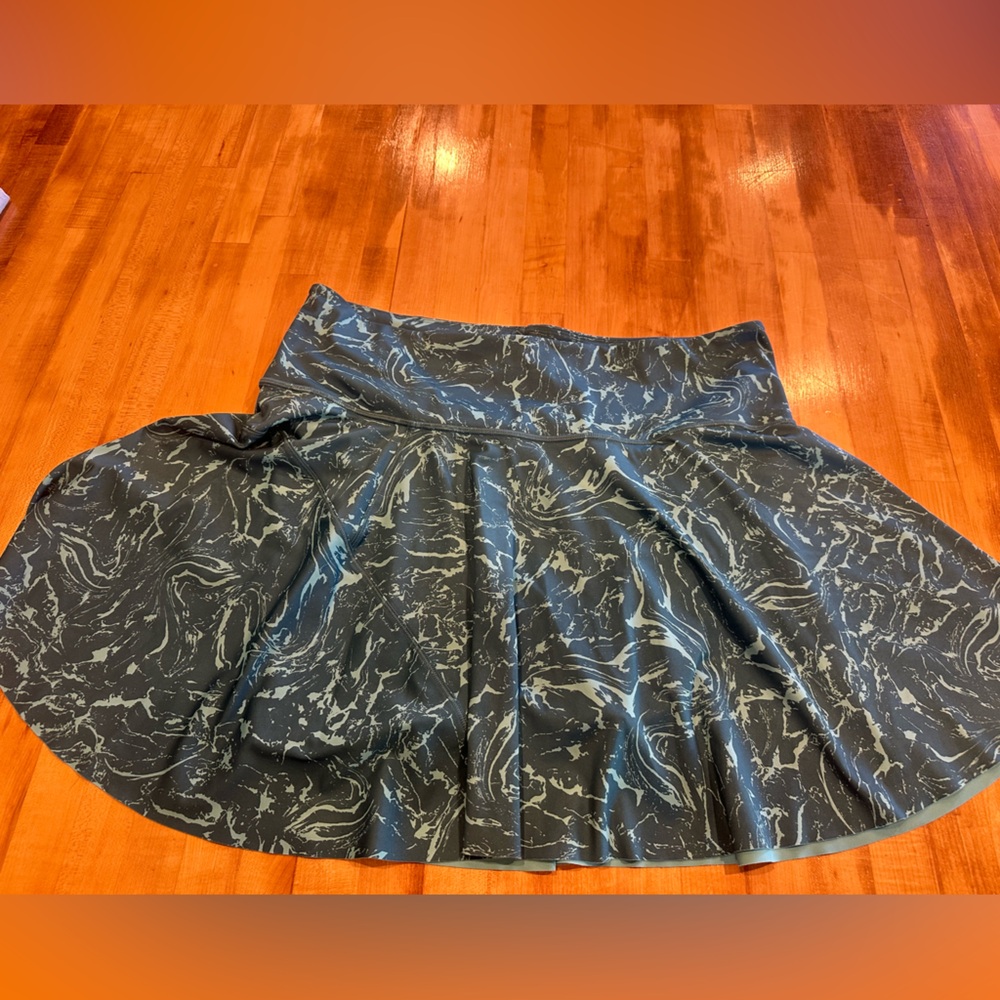 Athleta Women’s Teal and Turquoise Skort Size 1X